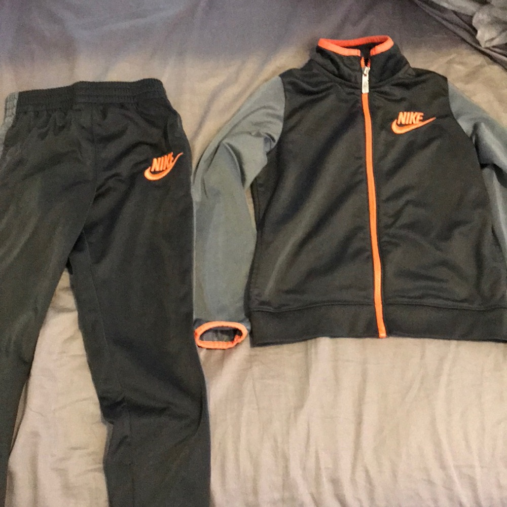 Nike sweatsuit